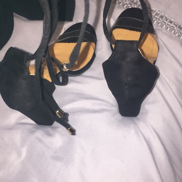 Heels - Picture 3 of 3